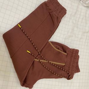 Fabletics x Liza Koshy Iris Sweatpants